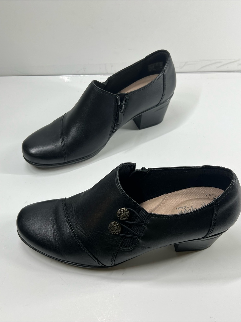 Clarks Collection Women’s Black Leather Ankle Booties Heels Size 9 - Picture 2 of 13